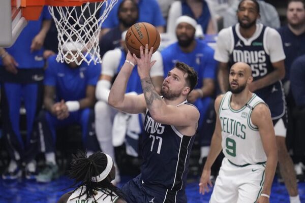 ¡Los Mavs siguen vivos! Victoria aplastante en casa evita barrida ante Celtics 🌟 _Los_Mavs_siguen_vivos__Victoria_aplastante_en_casa_evita_barrida_ante_Celtics__