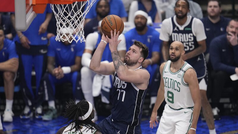 _Los_Mavs_siguen_vivos__Victoria_aplastante_en_casa_evita_barrida_ante_Celtics__