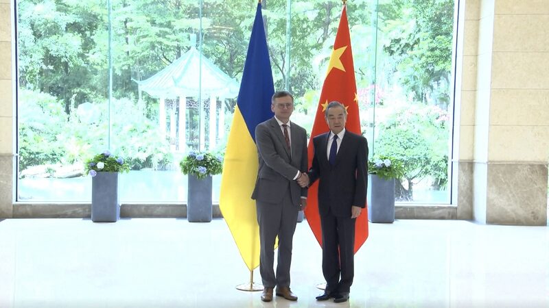 Los_Ministros_de_Relaciones_Exteriores_de_China_y_Ucrania_Buscan_Soluciones_Paci_ficas_a_la_Crisis_de_Ucrania video poster