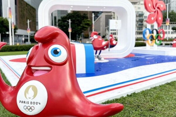 ¡Los Phryges llegan a Hong Kong para celebrar París 2024! 🇫🇷🏅 _Los_Phryges_llegan_a_Hong_Kong_para_celebrar_Pari_s_2024_____