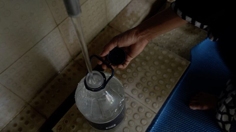 Los_Problemas_de_Agua_de_Dhaka__Cambiando_la_Marea__ video poster