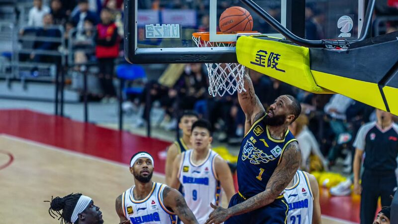 Los_Tigres_de_Guangdong_derrotan_a_los_Patos_de_Peki_n_106_90_en_un_emocionante_partido_de_la_CBA__