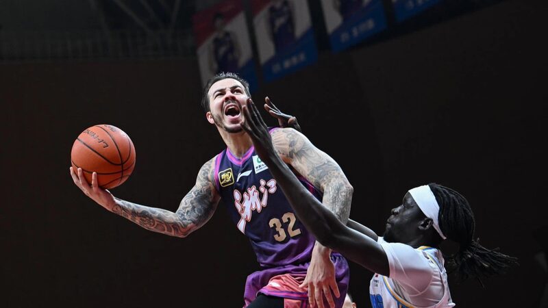 _Los_Zhejiang_Golden_Bulls_Triunfan_Sobre_los_Beijing_Ducks_con_Plantillas_Reducidas____