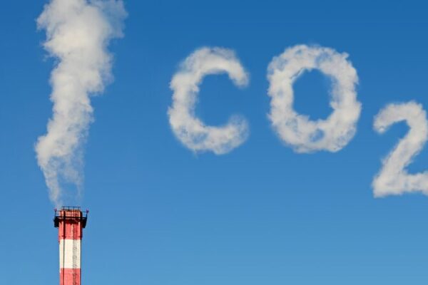 Los asesores climáticos del Reino Unido impulsan una mayor reducción de emisiones para 2035 🌍 Los_asesores_clima_ticos_del_Reino_Unido_impulsan_una_mayor_reduccio_n_de_emisiones_para_2035__