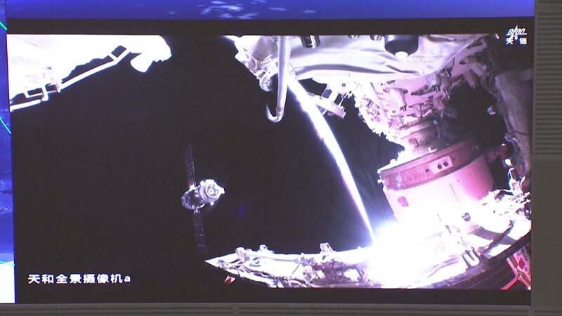 Los_astronautas_del_Shenzhou_18_comienzan_su_viaje_a_casa_despue_s_de_la_misio_n_en_la_estacio_n_espacial