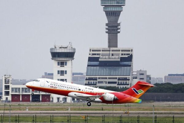 Los aviones ARJ21 y C919 de China despegan con combustible ecológico 🌱✈️ Los_aviones_ARJ21_y_C919_de_China_despegan_con_combustible_ecolo_gico____