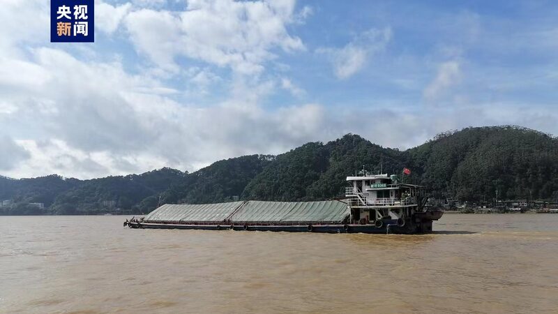 Los_niveles_de_agua_del_ri_o_Xijiang_descienden__la_navegacio_n_se_reanuda__