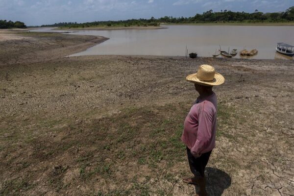 Los_ri_os_del_Amazonas_se_secan__Sequi_a_histo_rica_deja_vi_as_fluviales_a_ridas__