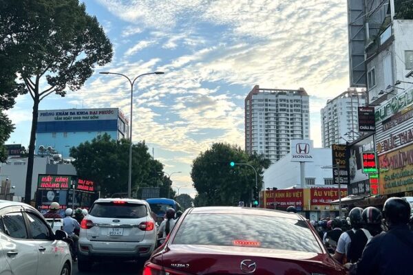 Los vehículos eléctricos chinos recorren las carreteras del sudeste asiático 🚗⚡️ Los_vehi_culos_ele_ctricos_chinos_recorren_las_carreteras_del_sudeste_asia_tico____