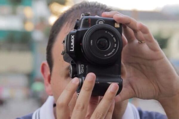 Más Allá de la Vista: El Inspirador Viaje del Fotógrafo con Discapacidad Visual Teco Barbero Ma_s_Alla__de_la_Vista__El_Inspirador_Viaje_del_Foto_grafo_con_Discapacidad_Visual_Teco_Barbero video poster