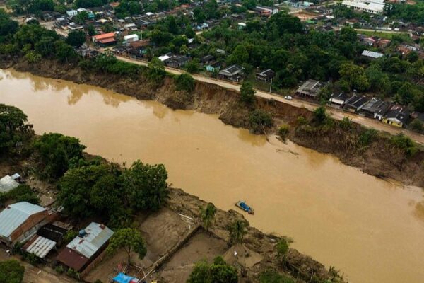 Ma_s_de_250_000_familias_bolivianas_afectadas_por_lluvias_torrenciales___