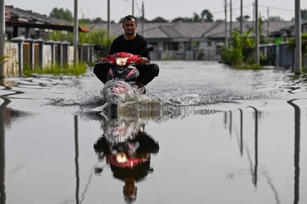 Más de 30 muertos por graves inundaciones en Malasia y el sur de Tailandia 🌊 Ma_s_de_30_muertos_por_graves_inundaciones_en_Malasia_y_el_sur_de_Tailandia__
