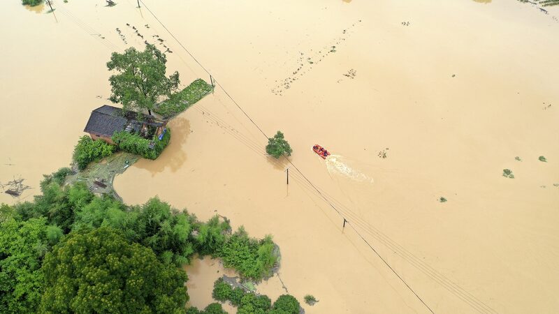 Ma_s_de_un_millo_n_afectados_por_fuertes_lluvias_en_la_provincia_de_Hunan_en_China___