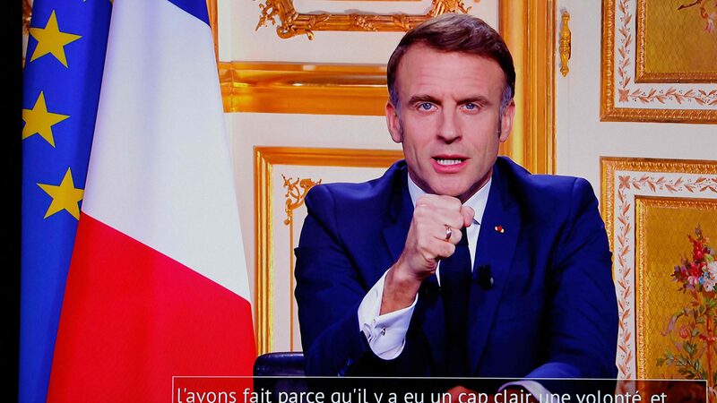 Macron_se_resiste_a_la_presio_n_para_dimitir__promete_un_nuevo_primer_ministro_pronto___