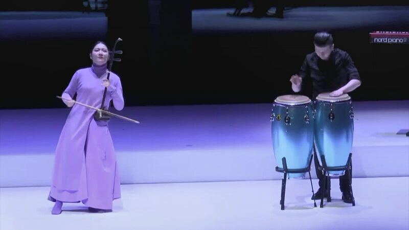 Maestro_de_IA_lidera_concierto_futurista_de_mu_sica_folclo_rica_y_asombra_a_Shanghai___