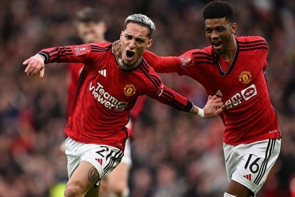 Man Utd termina con los sueños de cuádruple de Liverpool en un épico thriller de 7 goles 🎯 Man_Utd_termina_con_los_suen_os_de_cua_druple_de_Liverpool_en_un_e_pico_thriller_de_7_goles__