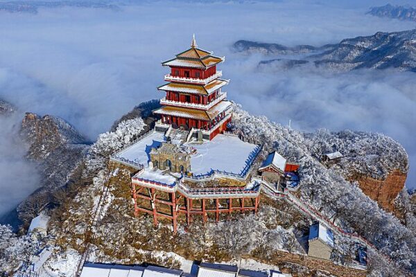 Maravilla invernal: Los paisajes de nieve de cuento de hadas de la montaña Wangwu deslumbran a los visitantes Maravilla_invernal__Los_paisajes_de_nieve_de_cuento_de_hadas_de_la_montan_a_Wangwu_deslumbran_a_los_visitantes