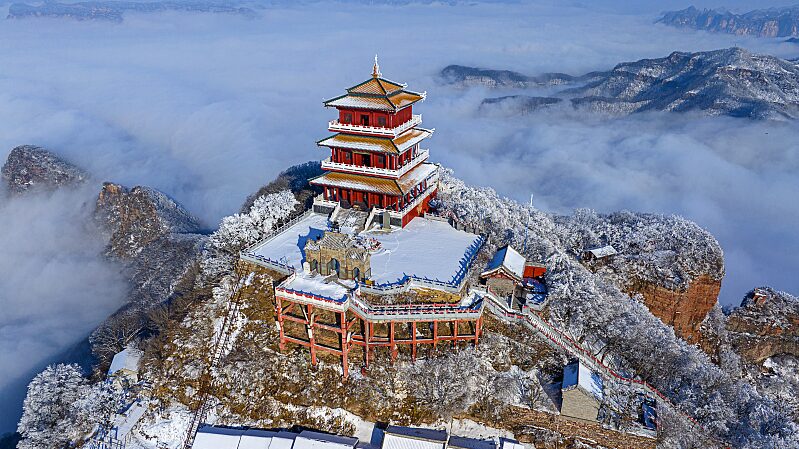 Maravilla_invernal__Los_paisajes_de_nieve_de_cuento_de_hadas_de_la_montan_a_Wangwu_deslumbran_a_los_visitantes