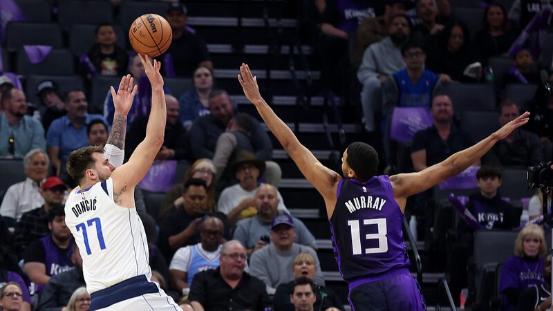 _Mavs_Llueven_Triples_y_Aplasta_a_los_Kings_132_96____