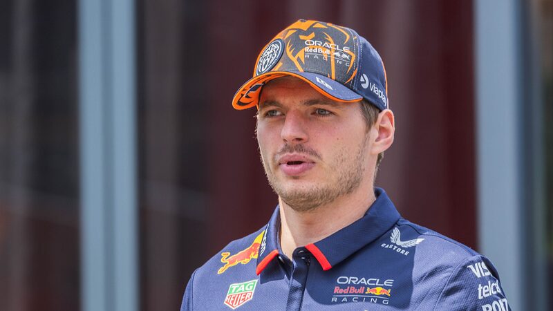 Max_Verstappen_confirma_su_compromiso_con_Red_Bull_para_2025__