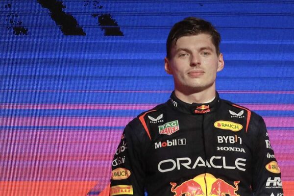 Max_Verstappen_podri_a_reemplazar_a_Hamilton_en_Mercedes_en_2025__dice_Wolff