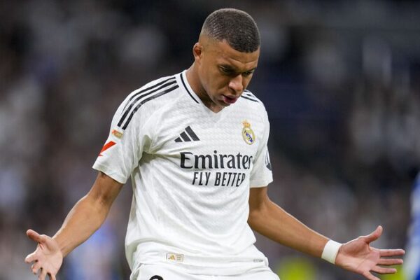 Mbappe__extiende_su_racha_goleadora_en_la_victoria_3_2_del_Real_Madrid_sobre_Alave_s___