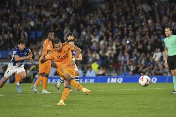 Mbappe__y_Vinicius_brillan_en_la_victoria_2_0_del_Real_Madrid_sobre_la_Real_Sociedad___