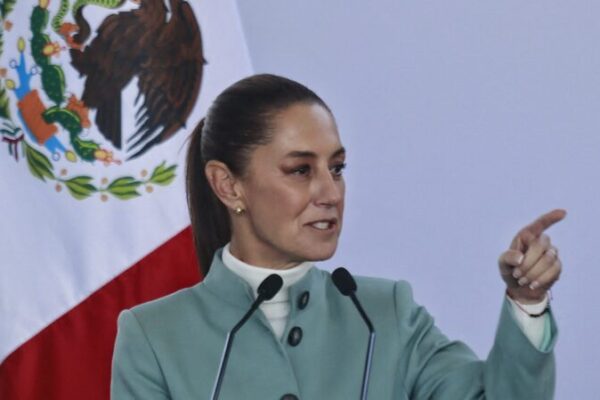 México advierte que los aranceles de Trump podrían matar 400,000 empleos en EE.UU. 🚨 Me_xico_advierte_que_los_aranceles_de_Trump_podri_an_matar_400_000_empleos_en_EE_UU___