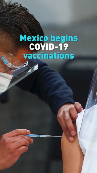 Me_xico_inicia_vacunacio_n_contra_COVID_19__Enfermera_hace_historia video poster