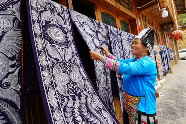 Miao_Batik__Arte_antiguo_que_da_nueva_vida_en_Guizhou___