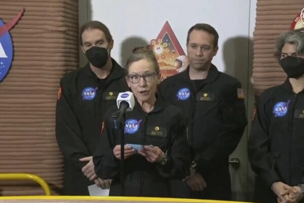 _Misio_n_cumplida__La_tripulacio_n_de_la_NASA_regresa_tras_un_an_o_en__Marte___