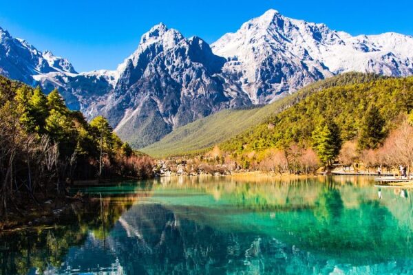 Montaña de Nieve Yulong: ¡El Majestuoso Dragón Plateado de China te Espera! 🐉 Montan_a_de_Nieve_Yulong___El_Majestuoso_Drago_n_Plateado_de_China_te_Espera___ video poster