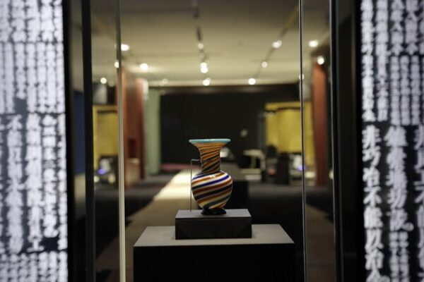 Museo del Palacio de Hong Kong: ¡Donde los tesoros de Pekín cobran vida! ✨ Museo_del_Palacio_de_Hong_Kong___Donde_los_tesoros_de_Peki_n_cobran_vida___ video poster
