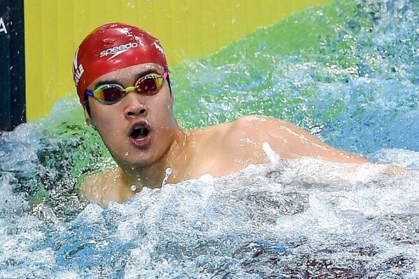 Nadadores chinos dominan la Copa del Mundo en Singapur con triple oro 🏊♂️🏅 Nadadores_chinos_dominan_la_Copa_del_Mundo_en_Singapur_con_triple_oro______
