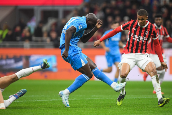 Napoli_brilla_con_victoria_2_0_sobre_AC_Milan__ampli_a_ventaja_en_la_Serie_A
