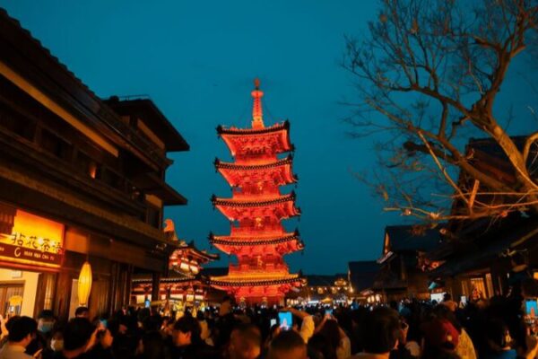 Nianhuawan__Una_Noche_de_Ensuen_o_en_el_Parai_so_Zen_de_Jiangsu__