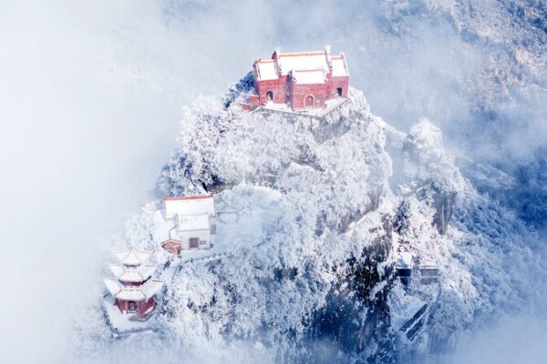 Nieve_fresca_transforma_la_montan_a_Tianzhu_en_un_pai_s_de_las_maravillas_invernal___