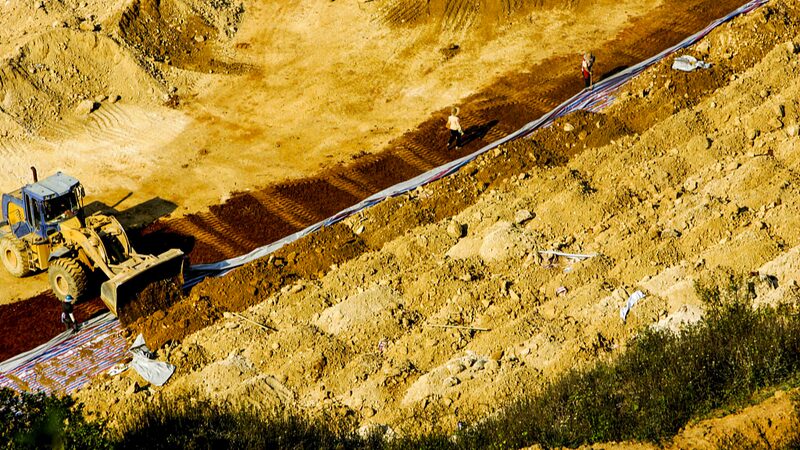 Nuevo_mineral_de_silicato_con_el_mayor_contenido_de_cerio_descubierto_en_el_centro_de_China