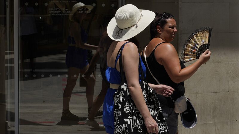 __Ola_de_calor_abrasadora_en_Chipre_cobra_su_primera_vi_ctima_mientras_las_temperaturas_alcanzan_los_45_C