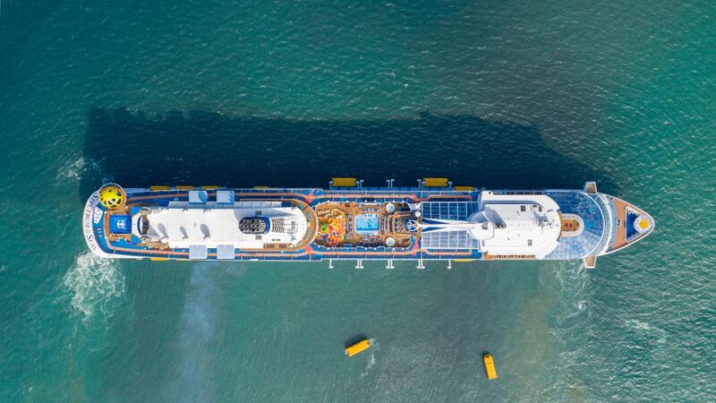 ___Ovation_of_the_Seas_hace_un_atraque_histo_rico_en_Tianjin_con_2_000_turistas_ video poster