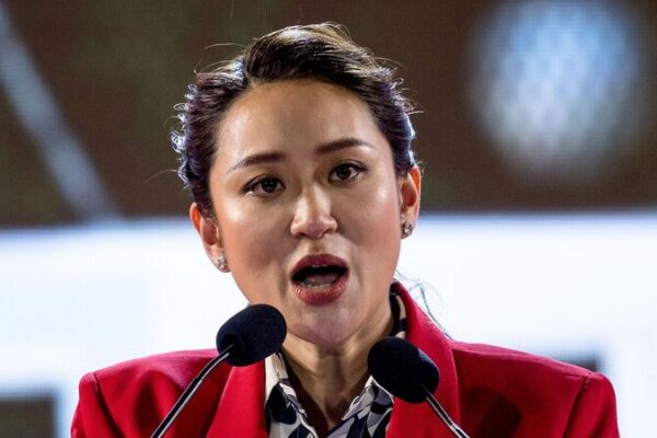Paetongtarn Shinawatra entra en el centro de atención como la nueva candidata a primera ministra de Tailandia Paetongtarn_Shinawatra_entra_en_el_centro_de_atencio_n_como_la_nueva_candidata_a_primera_ministra_de_Tailandia