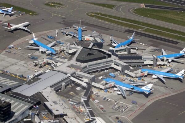 Pai_ses_Bajos_prohibira__vuelos_nocturnos_ruidosos_en_el_Aeropuerto_de_Schiphol_para_2025