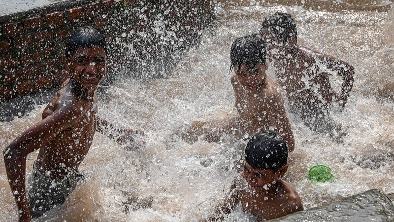 Pakista_n_se_sofoca__ola_de_calor_extremo_cierra_escuelas_y_enciende_alarmas__