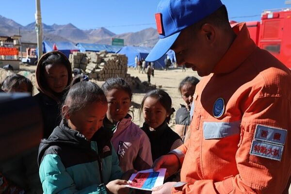 Panchen_Rinpoche_envi_a_oraciones_a_las_vi_ctimas_del_terremoto_en_Xizang__