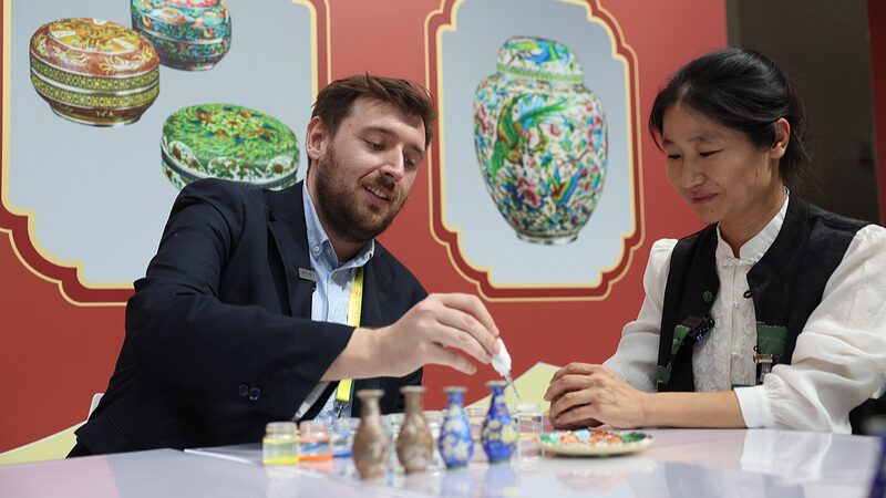 Periodistas_en_la_Cumbre_FOCAC_2024_Exploran_el_Patrimonio_Cultural_Inmaterial_de_China