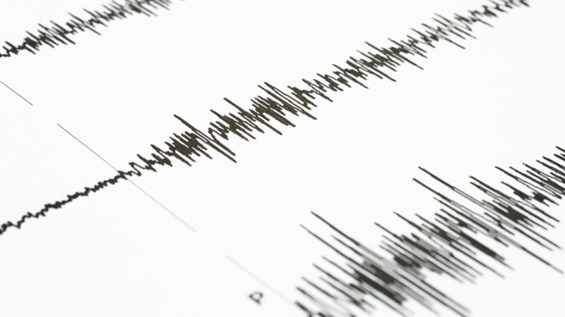 Potente_terremoto_de_magnitud_7_4_golpea_cerca_de_Honshu__Japo_n___ video poster
