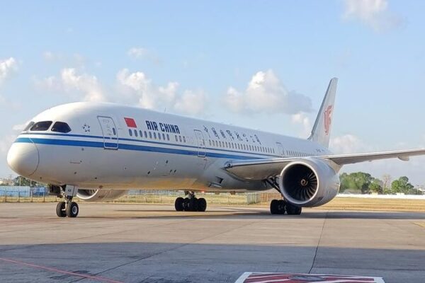 Primer_Vuelo_Peki_n_Madrid_La_Habana_Aterriza_en_Cuba__