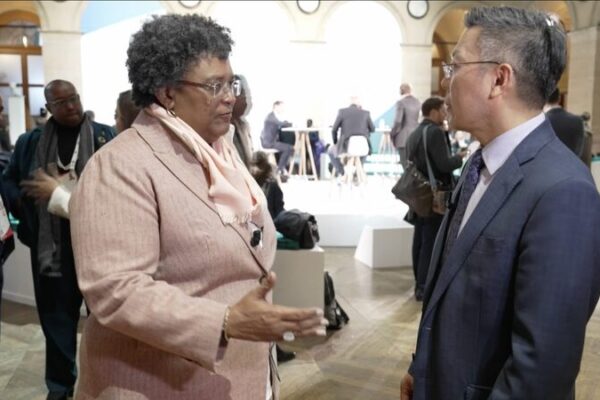 Primera Ministra de Barbados: El Mundo No Se Mueve lo Suficientemente Rápido en el Cambio Climático 🌍⚡ Primera_Ministra_de_Barbados__El_Mundo_No_Se_Mueve_lo_Suficientemente_Ra_pido_en_el_Cambio_Clima_tico___ video poster