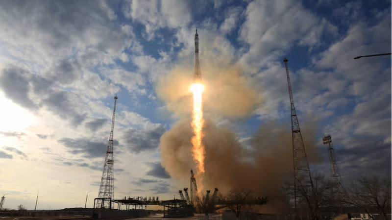 _Primera_mujer_bielorrusa_en_el_espacio____Soyuz_MS_25_se_acopla_con_la_EEI