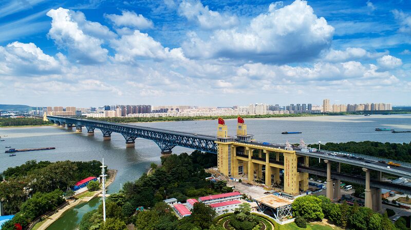 Puente_del_Ri_o_Yangtse__en_Nanki_n__Una_maravilla_que_conecta_la_historia__ video poster